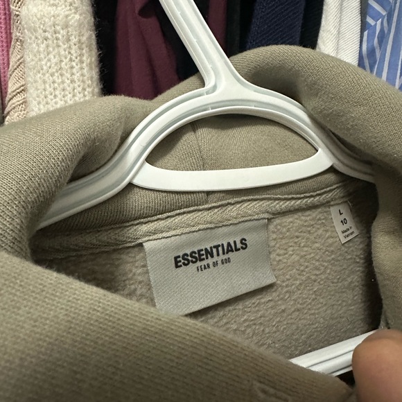 ESSENTIALS Fear of God - Picture 3 of 3